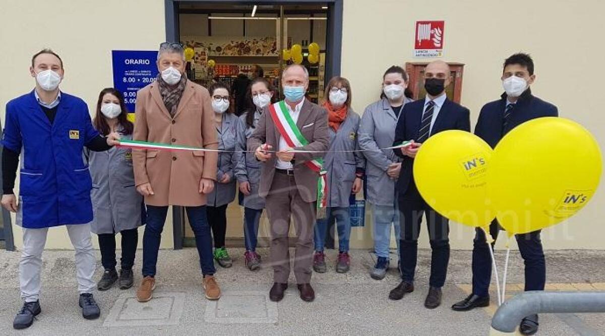 Novafeltria, taglio del nastro con il Sindaco per iN's Mercato - 