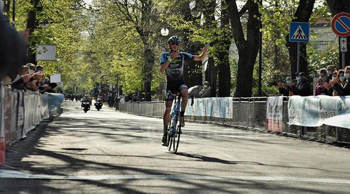 Ciclismo Juniores, 20&deg; GP Colli Marignanesi impresa solitaria di 40 km per Giulio Pellizzari - 