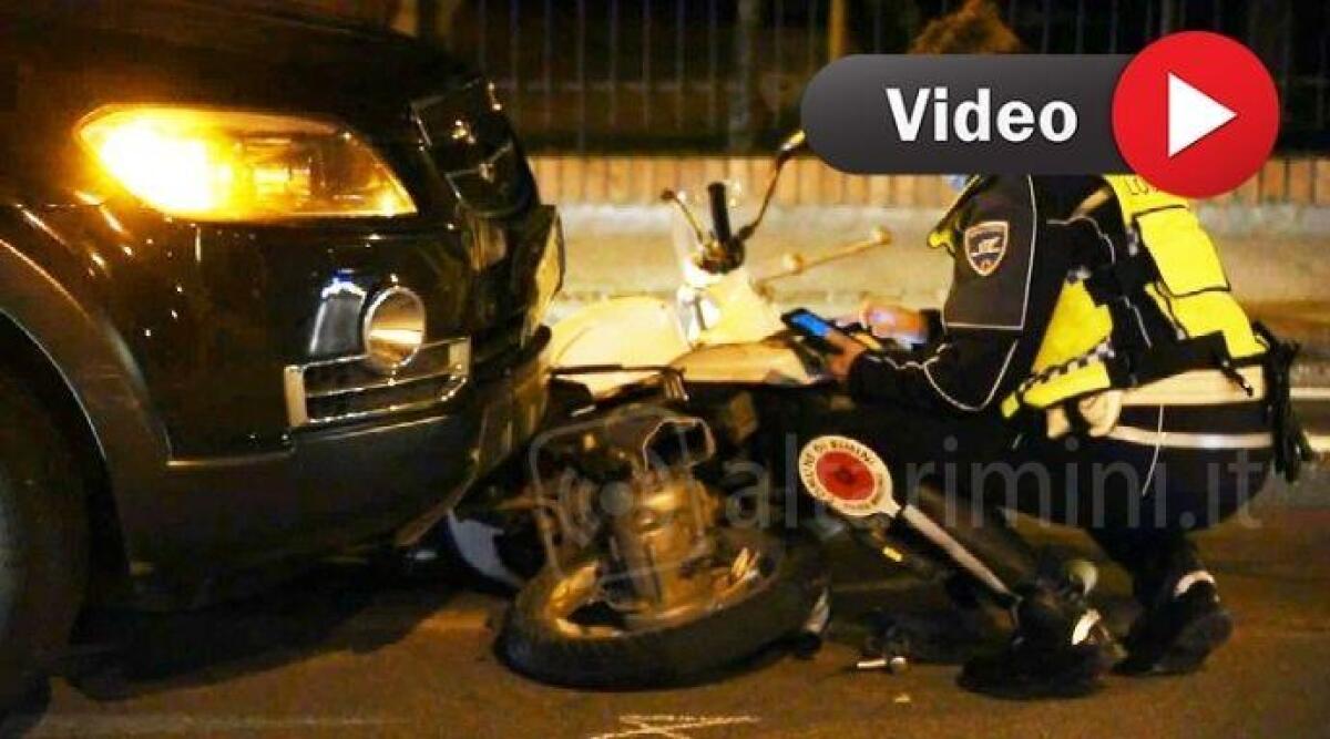VIDEO Incidente in via Montescudo tra auto e scooter: grave una ragazza 26enne - 