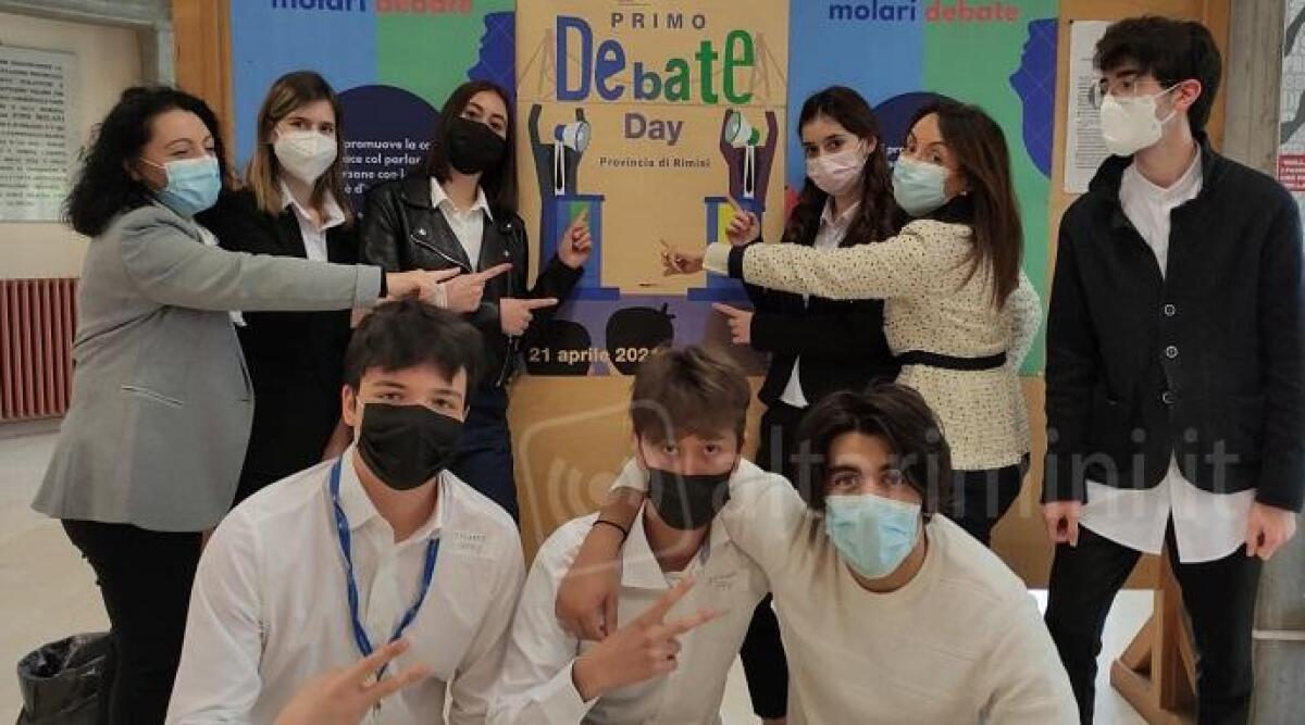 Istituto Tecnico Molari di Santarcangelo conquista il primo Debate Day provinciale -