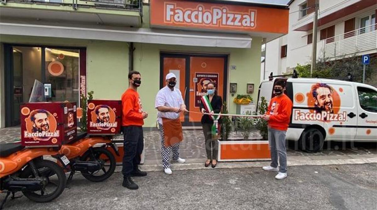 Rientra nella sua Villa Verucchio dal Sudamerica e apre una pizzeria da asporto, la storia di Roberto -
