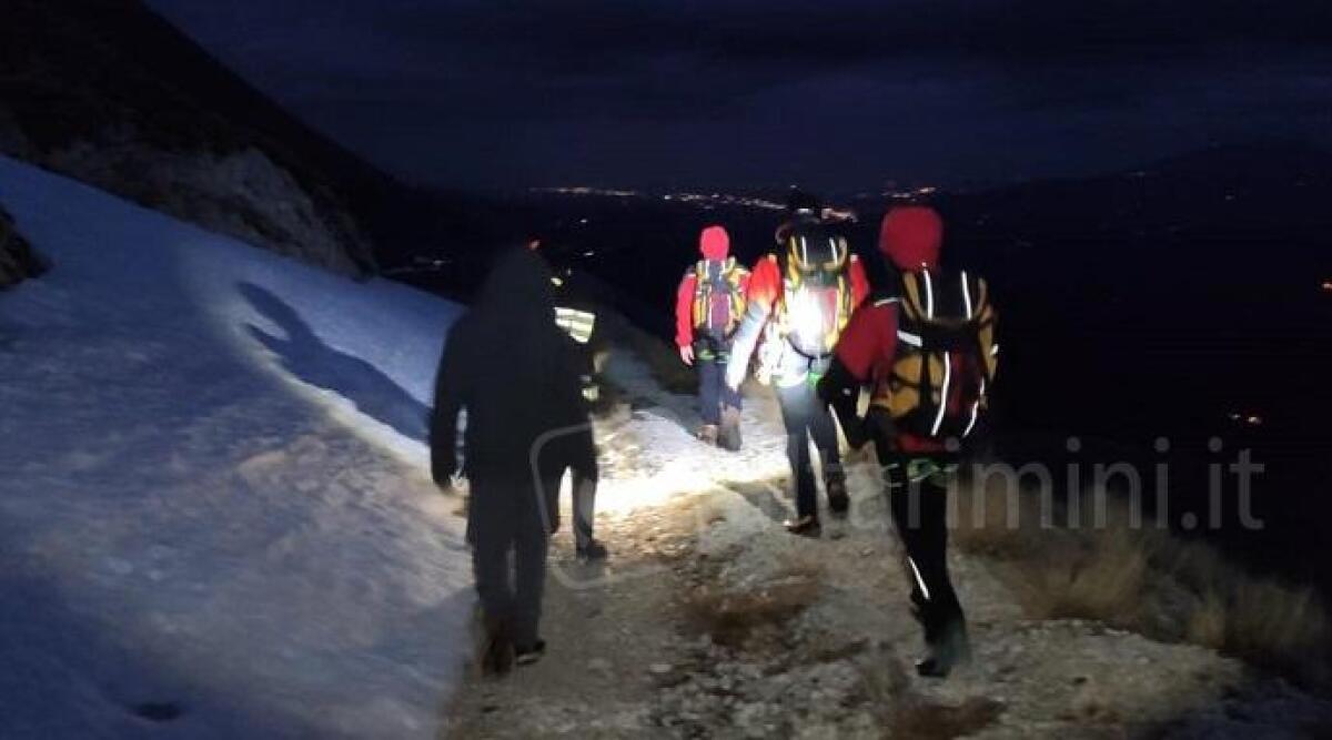 Riminesi bloccati dal freddo durante un'escursione sui monti Sibillini - 
