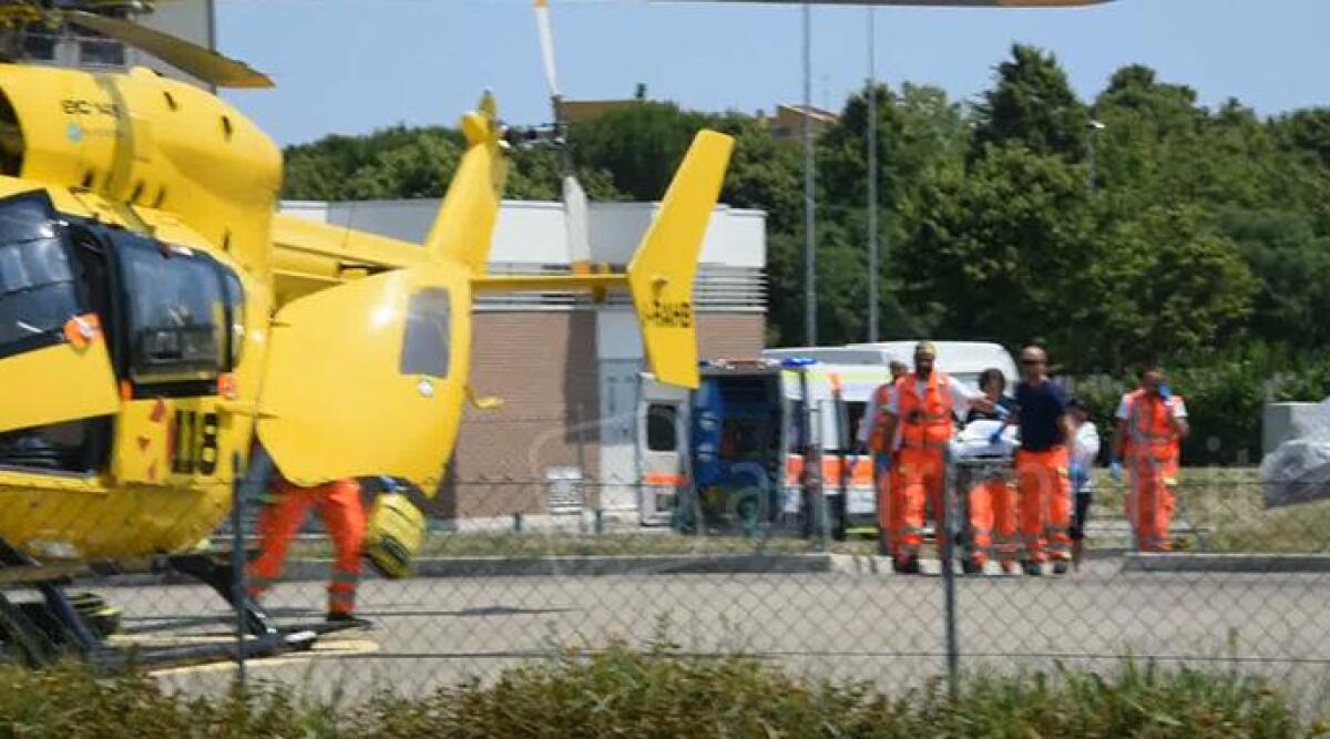 Incidente in zona Celle: ciclista investito da un'auto, 50enne grave all'Ospedale "Bufalini" - 