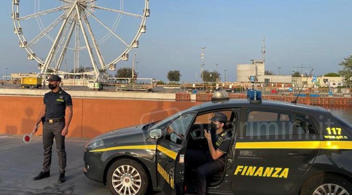 Discoteche nel mirino della Finanza: evasione fiscale e scoperti 80 dj in nero - 