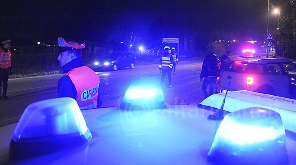 Riccione: sorpresi a confezionare dosi di droga nel parcheggio, tre giovani denunciati - Archivio