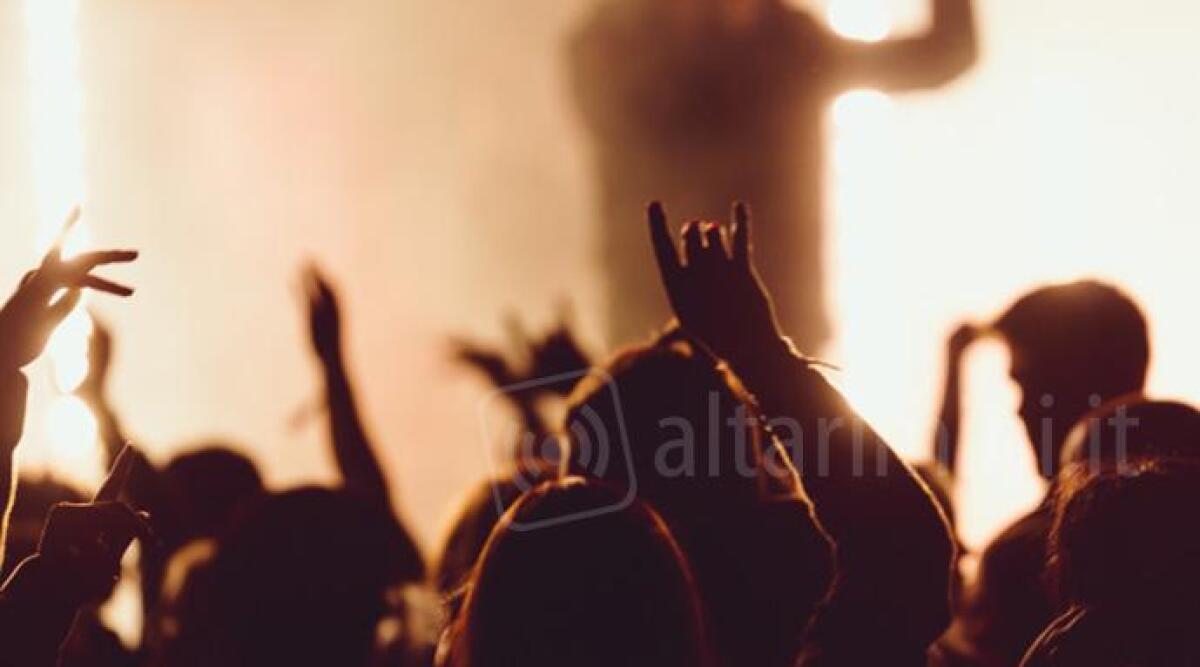 A San Marino si torna a ballare con la festa degli studenti. Mega party da 1200 persone -