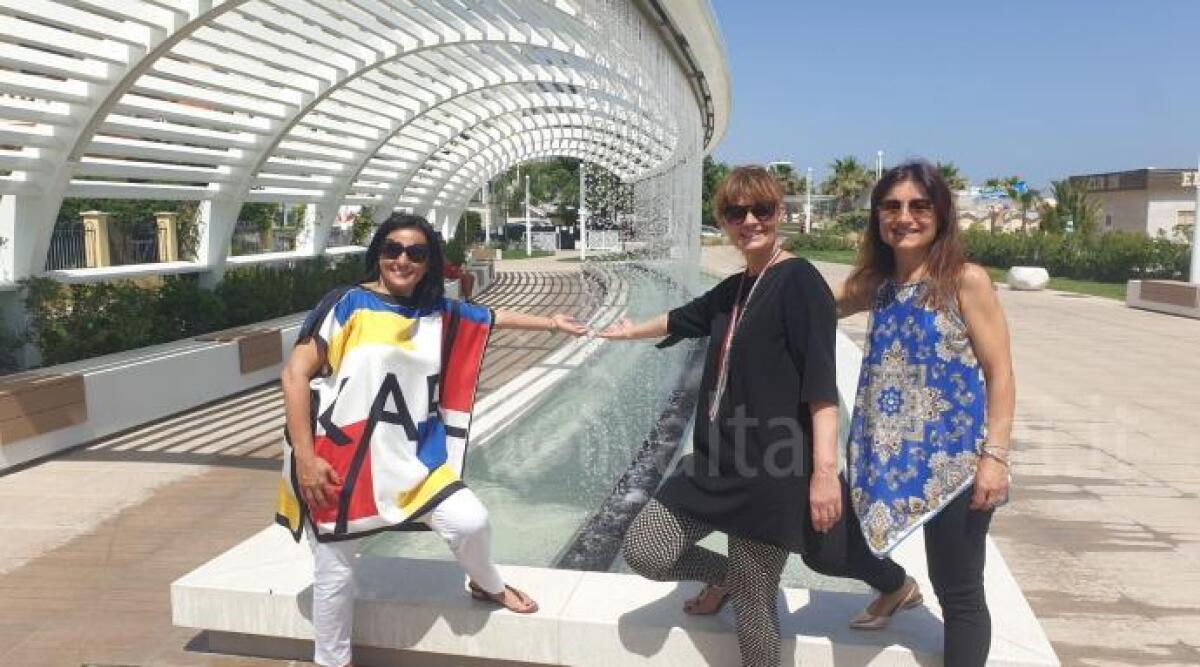 A Riccione il nuovo lungomare Goethe è ‘green’: piante, fontane e piazzette come un’oasi di relax -