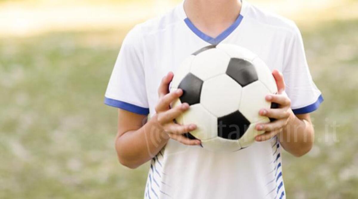 Pallone finito in casa del vicino, bambini interrogati: "Intervenga Garante infanzia" - 