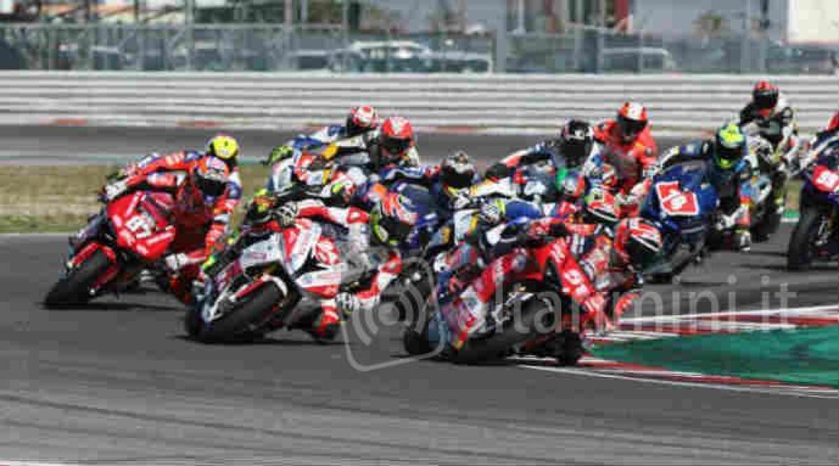 Motociclismo, CIV a Imola: podio per Gabellini in SBK. In Moto3 sfortunato Bartolini - 