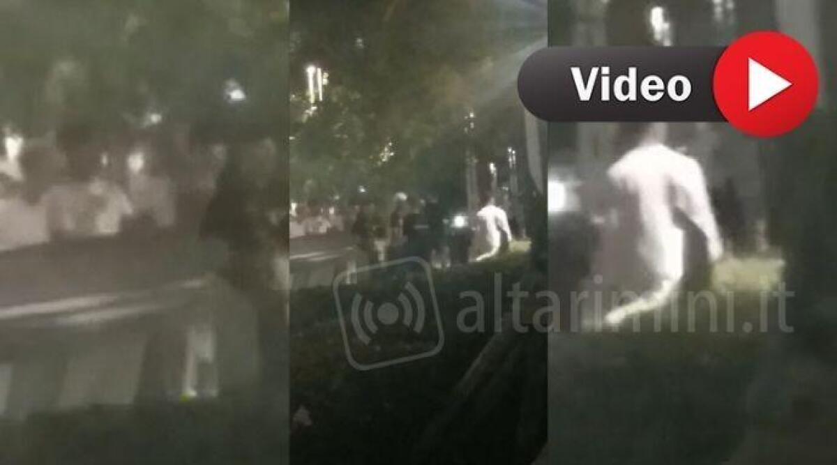 VIDEO Scene hard e risse sul lungomare di Riccione -