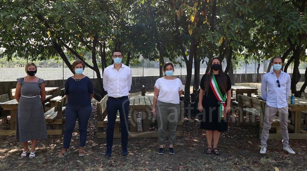 Amazon dona un'aula per la didattica all’aperto alle medie Franchini di Santarcangelo -