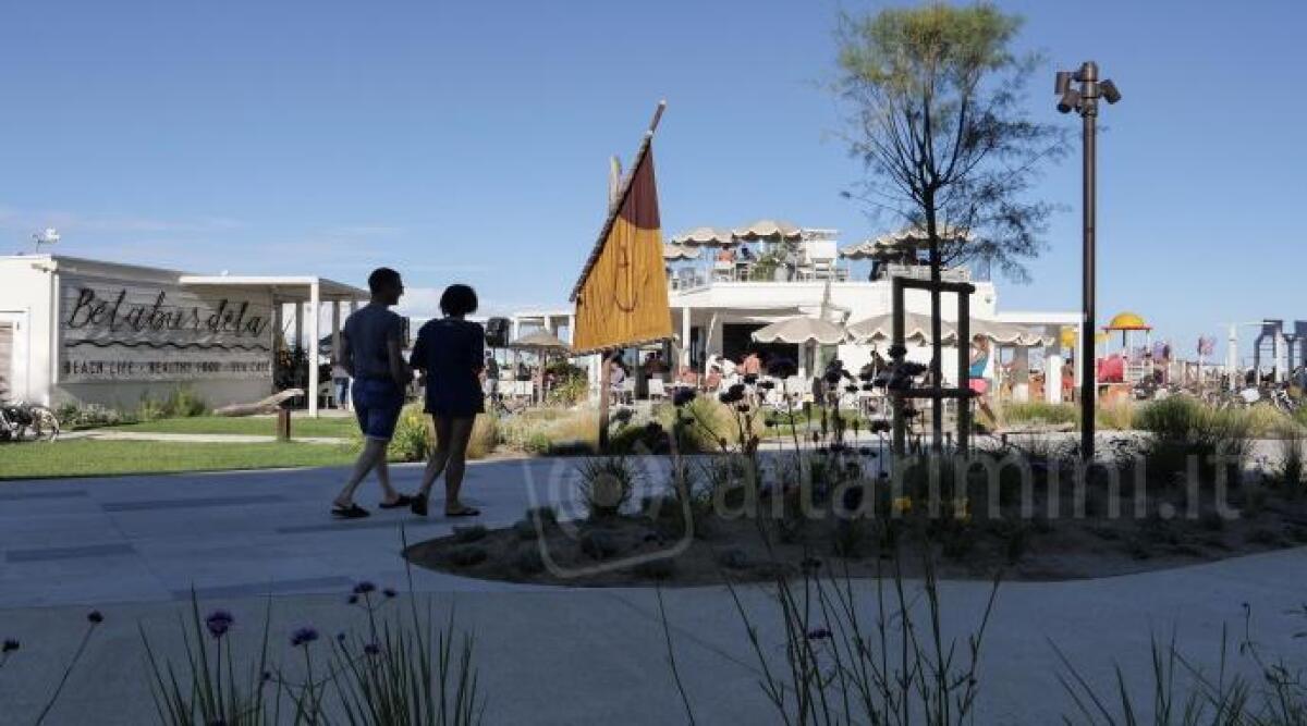 Spiagge di Rimini sempre più ‘green’, inaugurati 5 nuovi eco compattatori -
