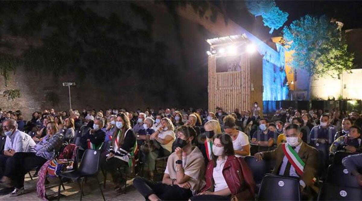 Santarcangelo, vietato il consumo di bevande in contenitori di vetro negli spazi pubblici -