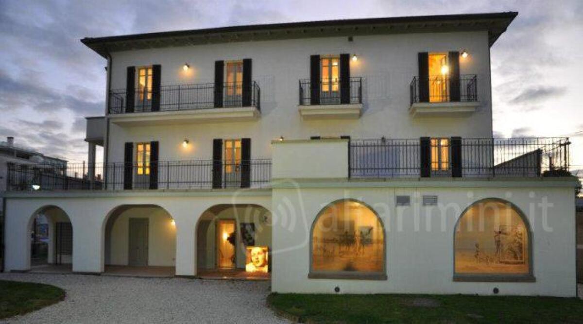 Cabine e bagnini protagonisti della mostra fotografica di villa Mussolini a Riccione - Immagine di repertorio