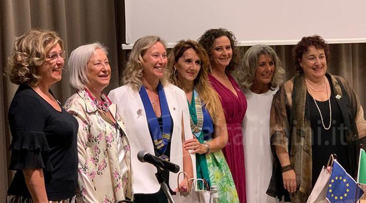 Inner Wheel Riccione-Valconca, il collare ad Antonia Vescia nel segno dell'amicizia - 