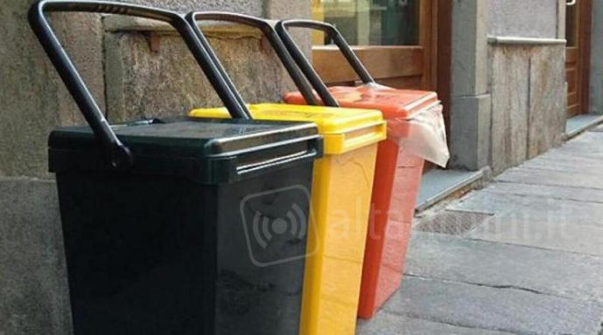 Raccolta rifiuti Santarcangelo, dal 23 distribuzione dei kit del porta a porta -