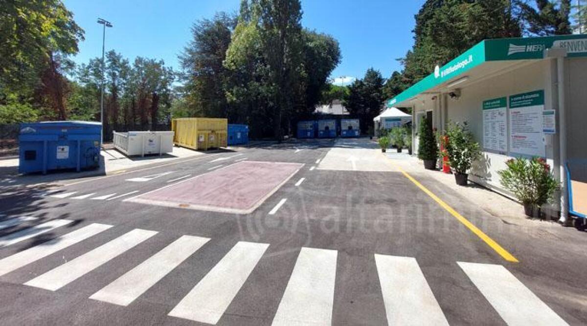 Rimini, riapre la stazione ecologica di via Nataloni dopo il restyling -