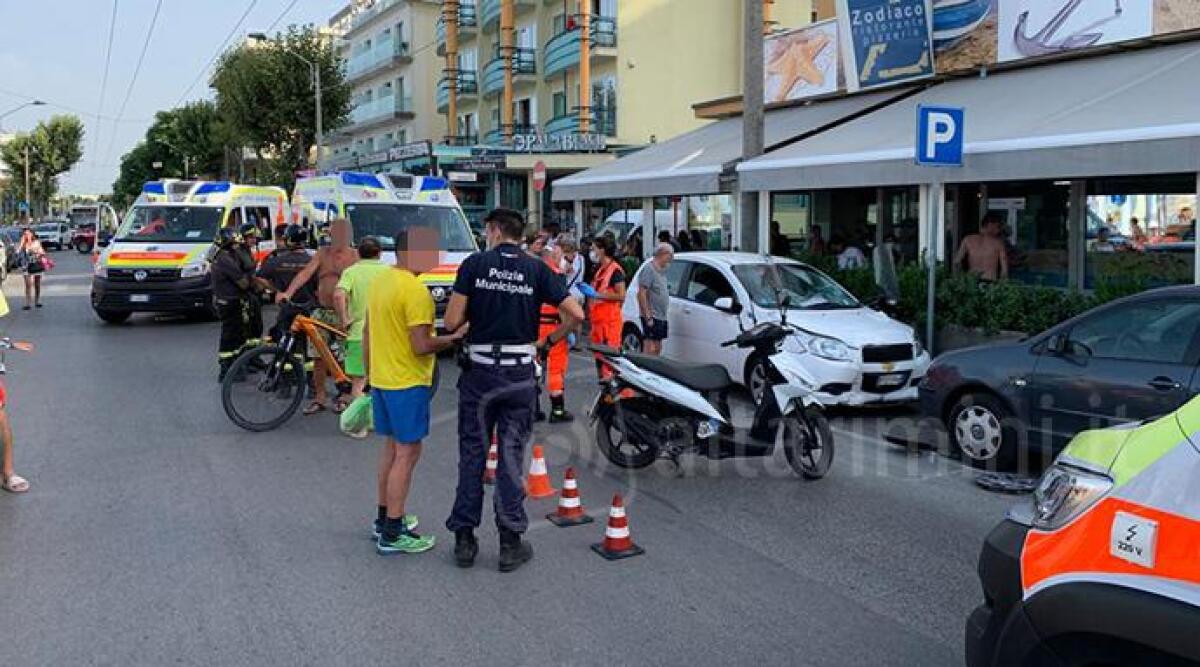 Auto investe 3 persone: uno &egrave; grave. Ipotesi malore per la conducente - 