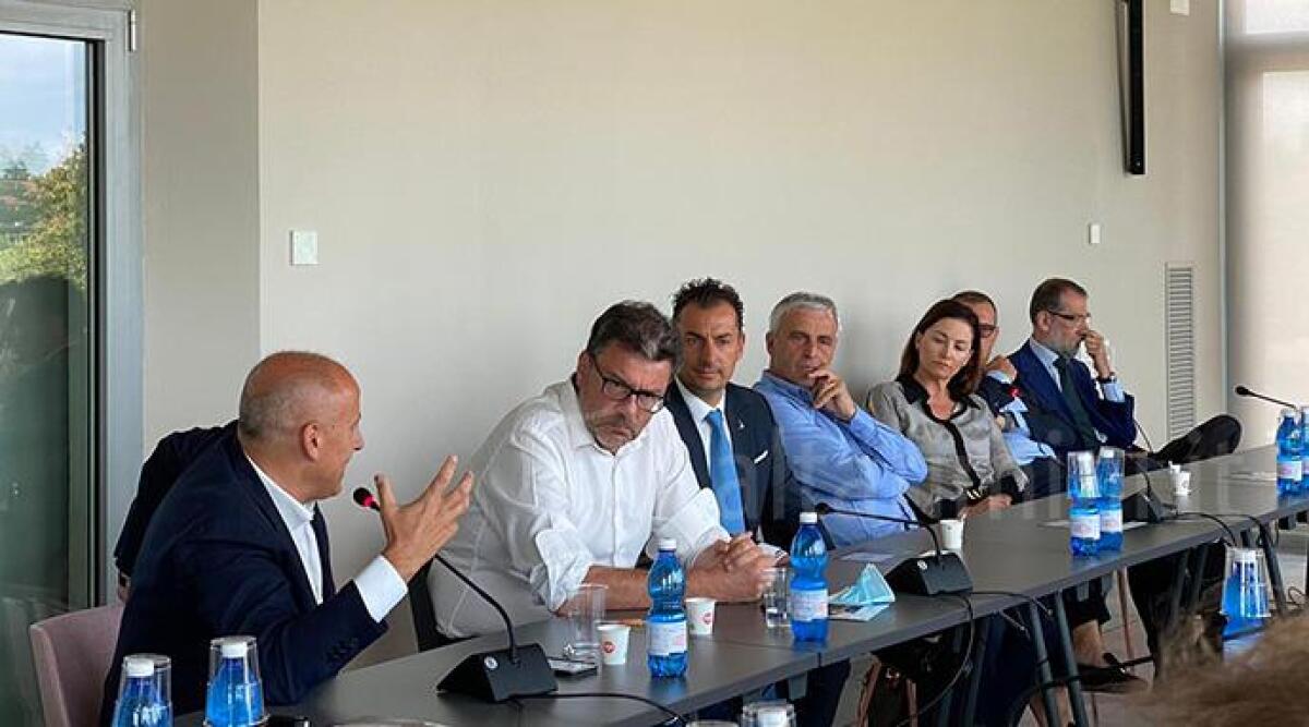 Incontro Giorgetti con delegazione Confindustria, obiettivo nuove aziende con Pnrr - 