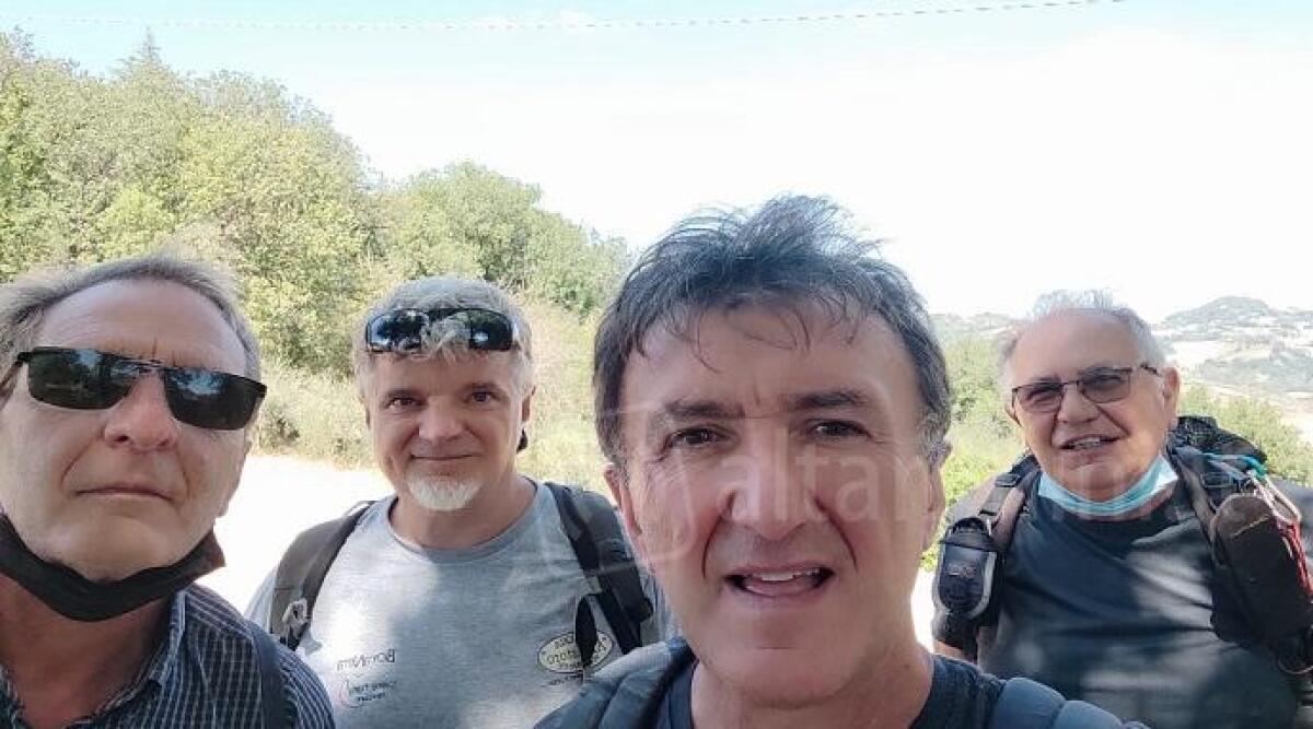 Volontari del Cai all&rsquo;opera per riaprire e ripulire i sentieri storici della Valconca - 