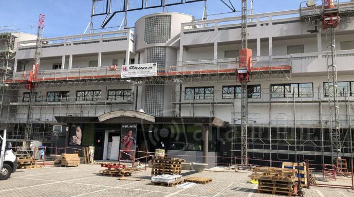 Oliviero, lo storico centro commerciale diventa megastore cinese -