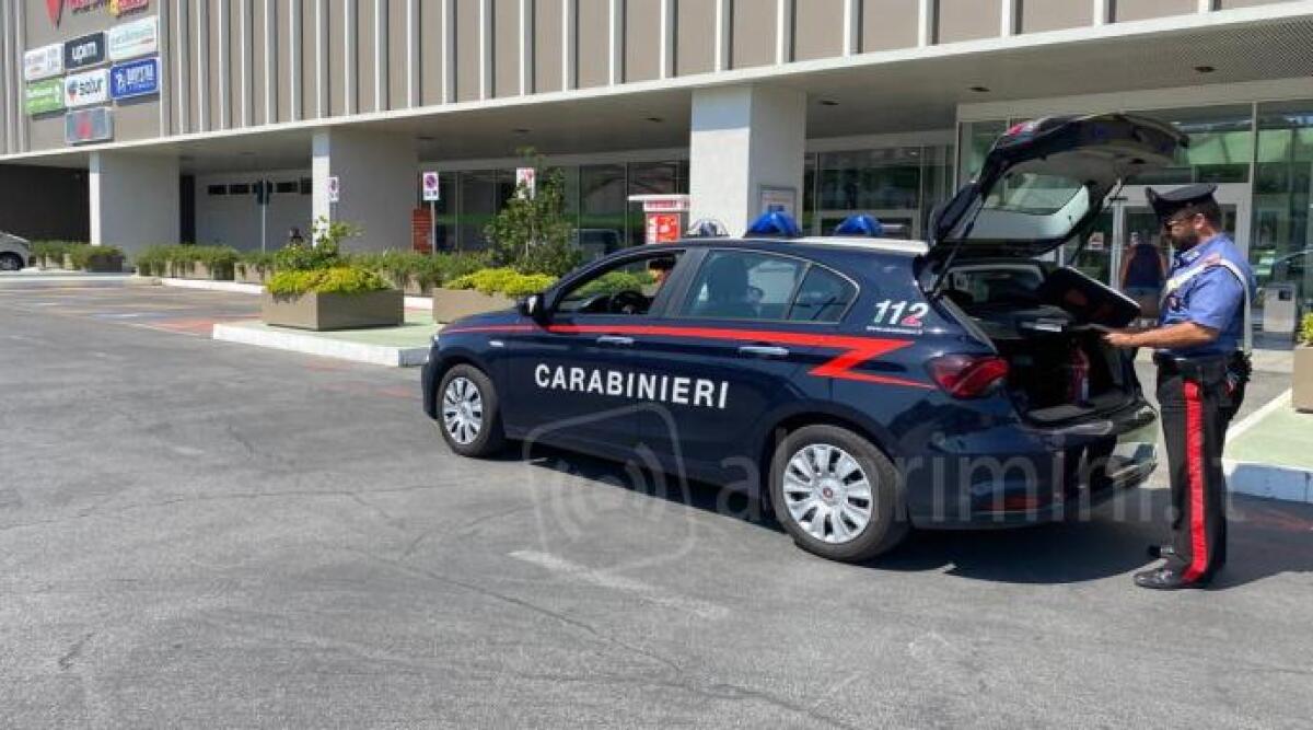Verucchio: ruba un portafoglio all’interno del centro commerciale, scoperta e denunciata -