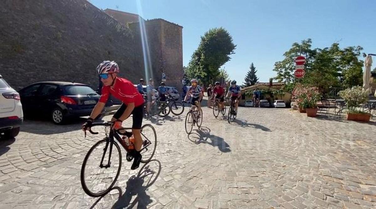 Debutto per la Misano Bike, oltre 550 ciclisti alla Gran Fondo dei Campioni -