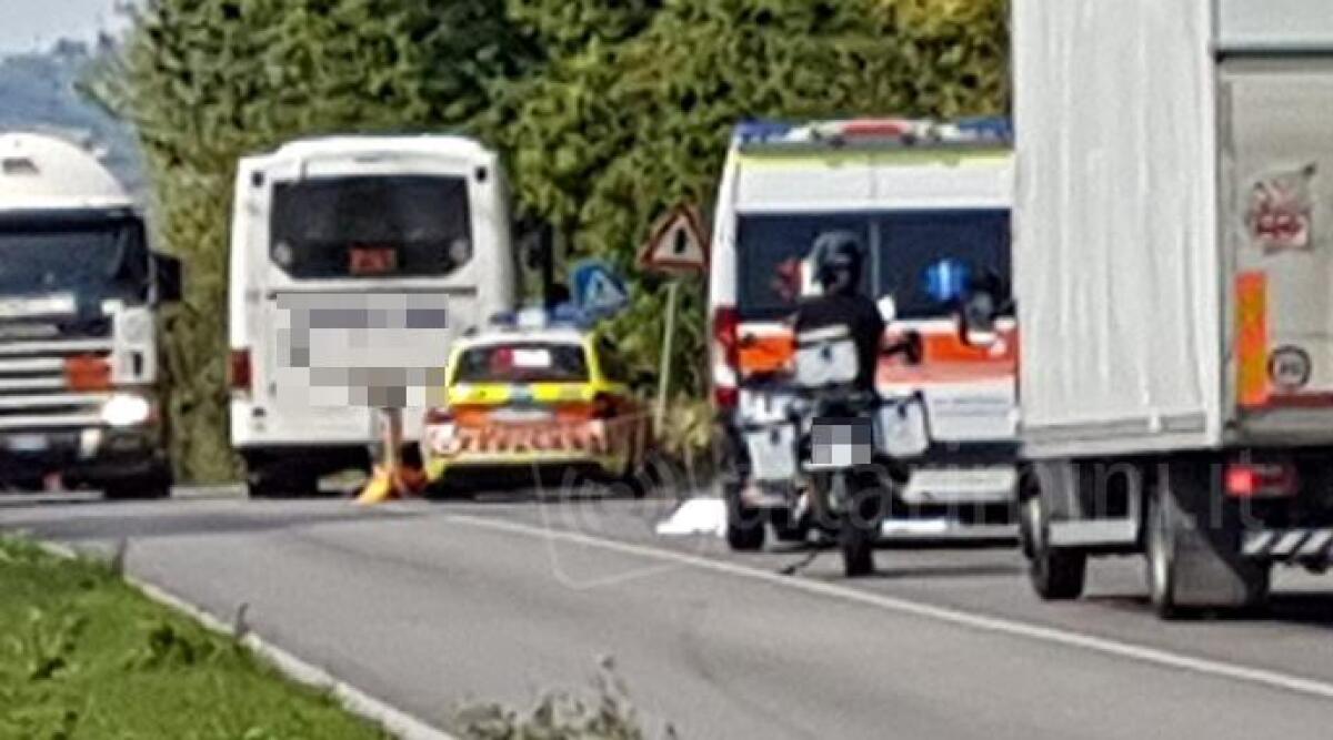 Tragico incidente a San Clemente: muore una ciclista - 