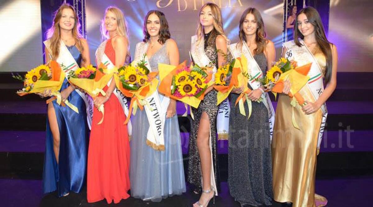 FOTO All'Oper&agrave; di Riccione si incorona la Miss Reginetta d'Italia - 