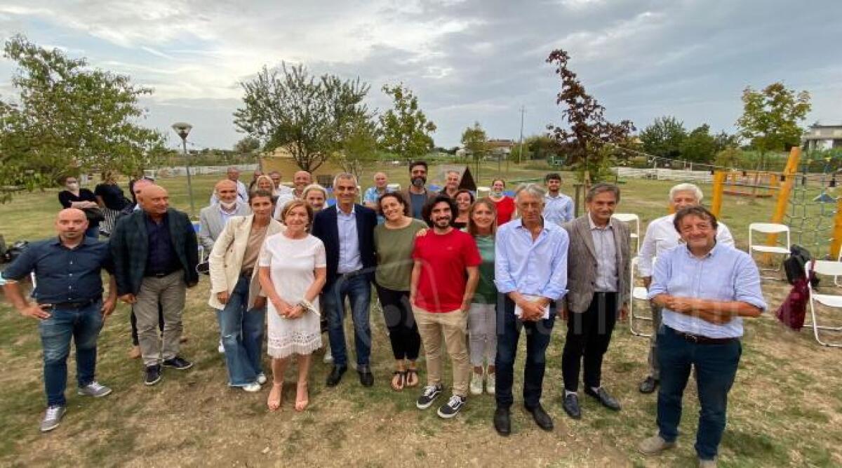 I candidati di Lista Samuele Ramberti, Serena Soldati e Sabrina Marchetti insieme a Jamil Sadegholvaad hanno incontrato Confcooperative -