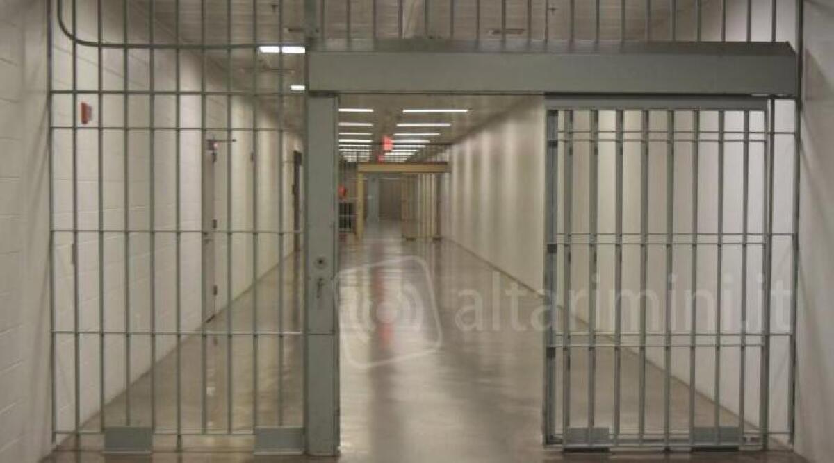 Arrestato per errore tenta il suicidio in carcere a Rimini, potrebbe appellarsi alla Corte Europea - Immagine di repertorio
