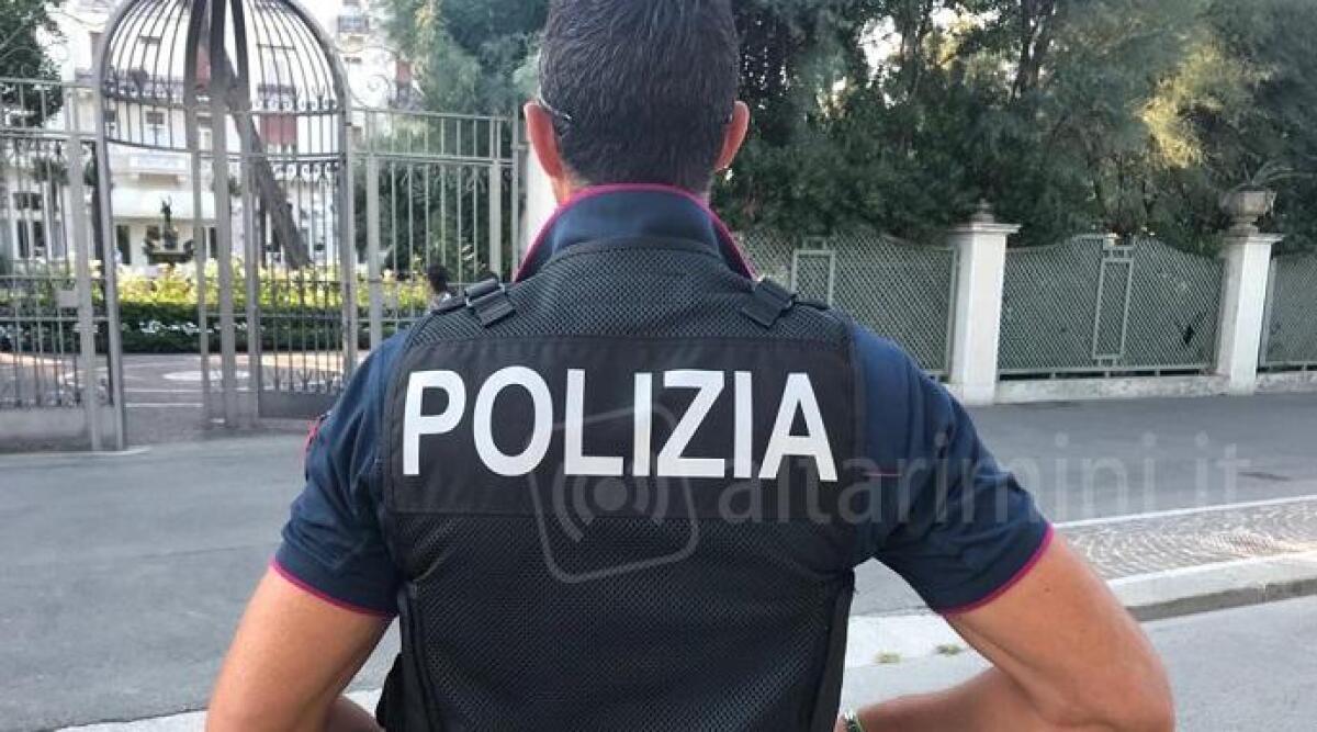 Tre poliziotti in cattedra alla scuola Gabellini di Coriano, contro cyberbullismo e droga - Immagine di repertorio