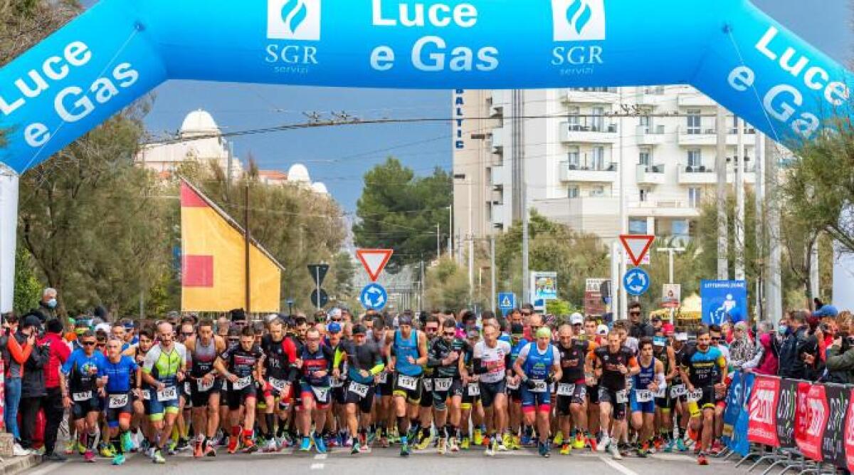 Triathlon "ridotto" per il maltempo: oltre 600 atleti al via domenica a Riccione - 