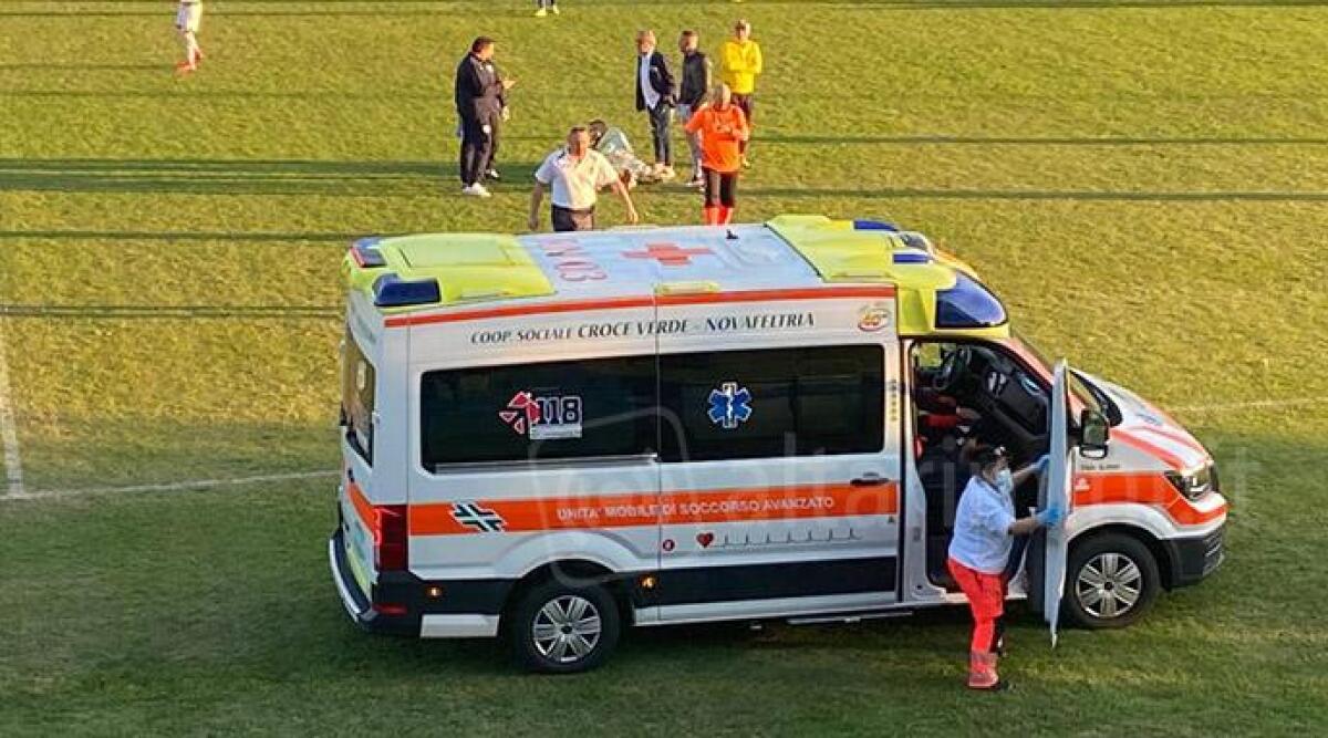 Ambulanza in campo a Secchiano, grave infortunio per il calciatore Radoi - 