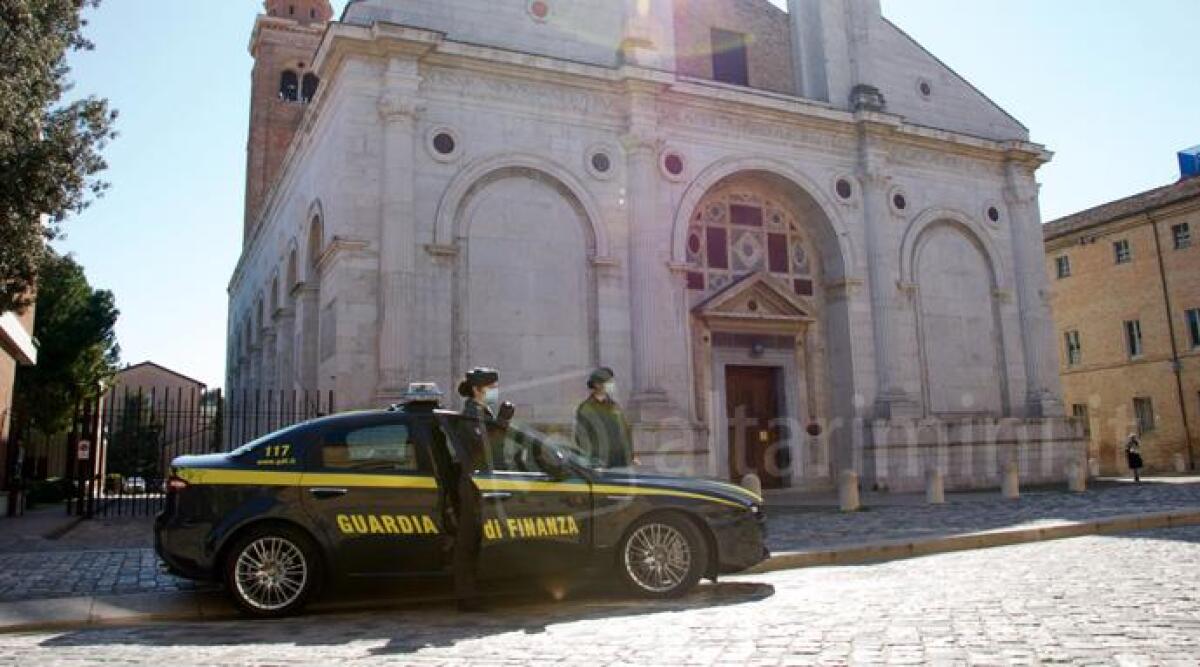 Hotel gestiti dalla mafia tramite prestanome: alcuni indagati usavano una 'moneta complementare' - 