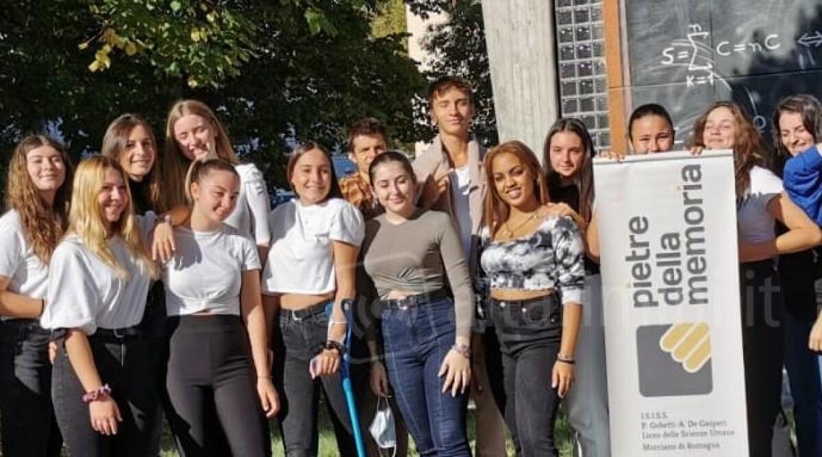 Morciano: studenti dell'Isiss Gobetti De Gasperi vincono il concorso "Pietre della Memoria" -