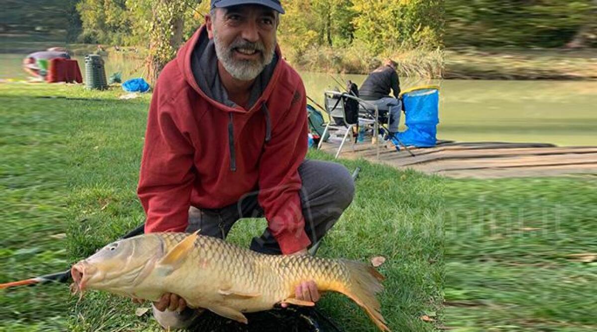 Fabio Serra campione no kill al pesce pi&ugrave; grosso 2021 del lago Arcobaleno di Riccione - 