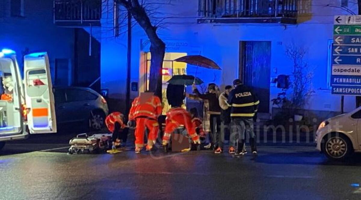 Novafeltria, investito in pieno centro. Trasportato in ospedale - 