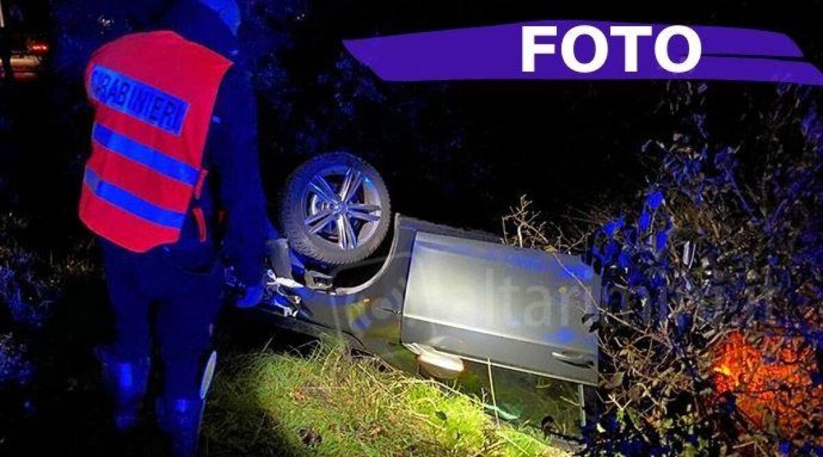 Auto contro cinghiale si ribalta e finisce nel fosso, paura per due calciatori. Illesi per miracolo - 
