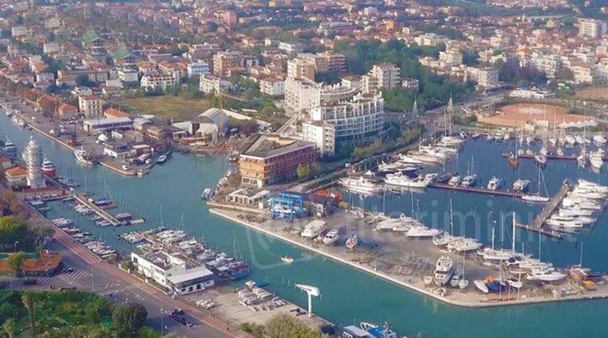 Rimini, in fase avanzata la progettazione del nuovo centro servizi&nbsp;per la pesca - Panoramica del porto di Rimini