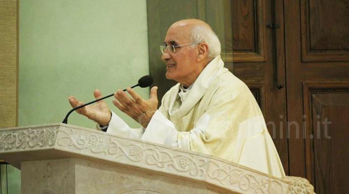 Multe durante la messa, si arrabbia il don: "Bel paese &egrave; questo!!!" - 
