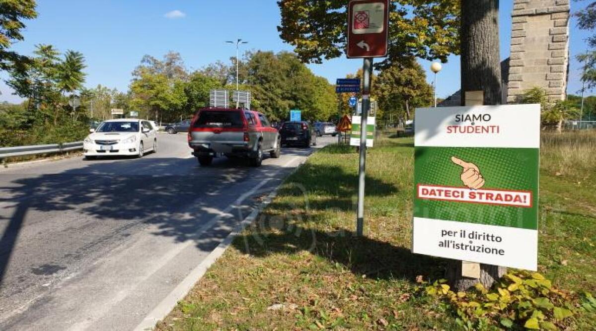 Fondi Pnrr per le strade dell'Alta Valmarecchia, comitato: "manca visione sul futuro" - Strada Marecchiese nel comune di Ponte Verucchio