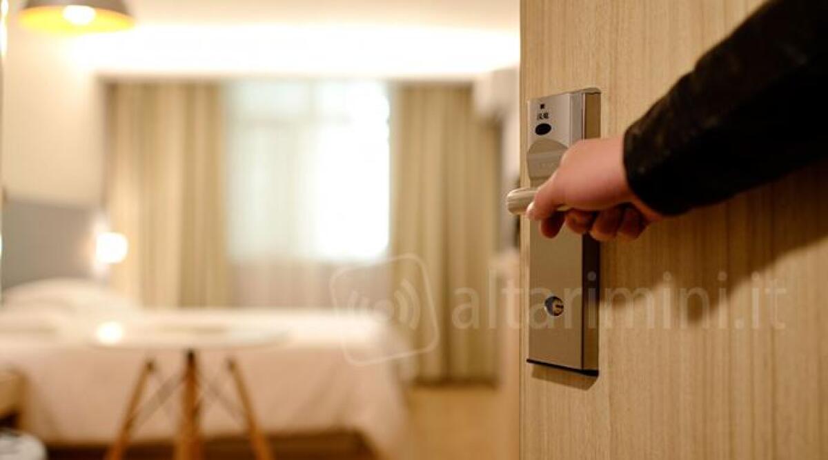 Hotel di Rimini e Riccione cercano personale in Albania: "in Italia non si trova" - 