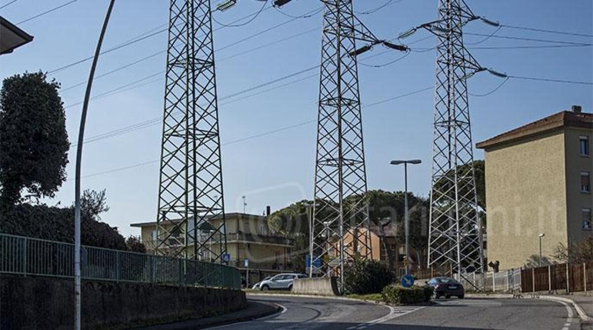 Riccione, via 40 tralicci della luce: l'elettrodotto sar&agrave; interrato - 