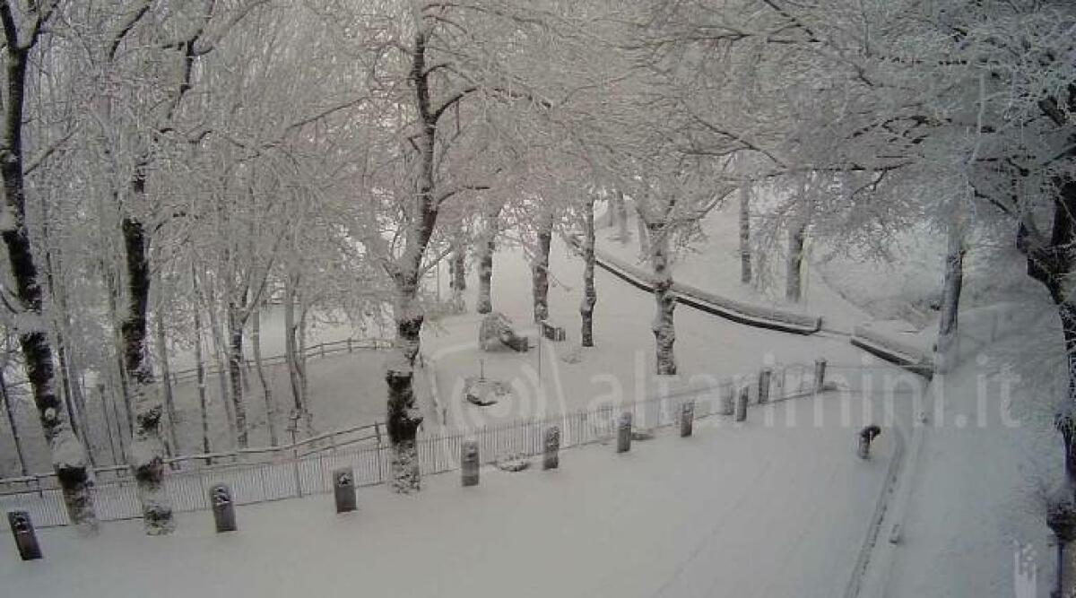 La Befana porta la neve nell'entroterra riminese -