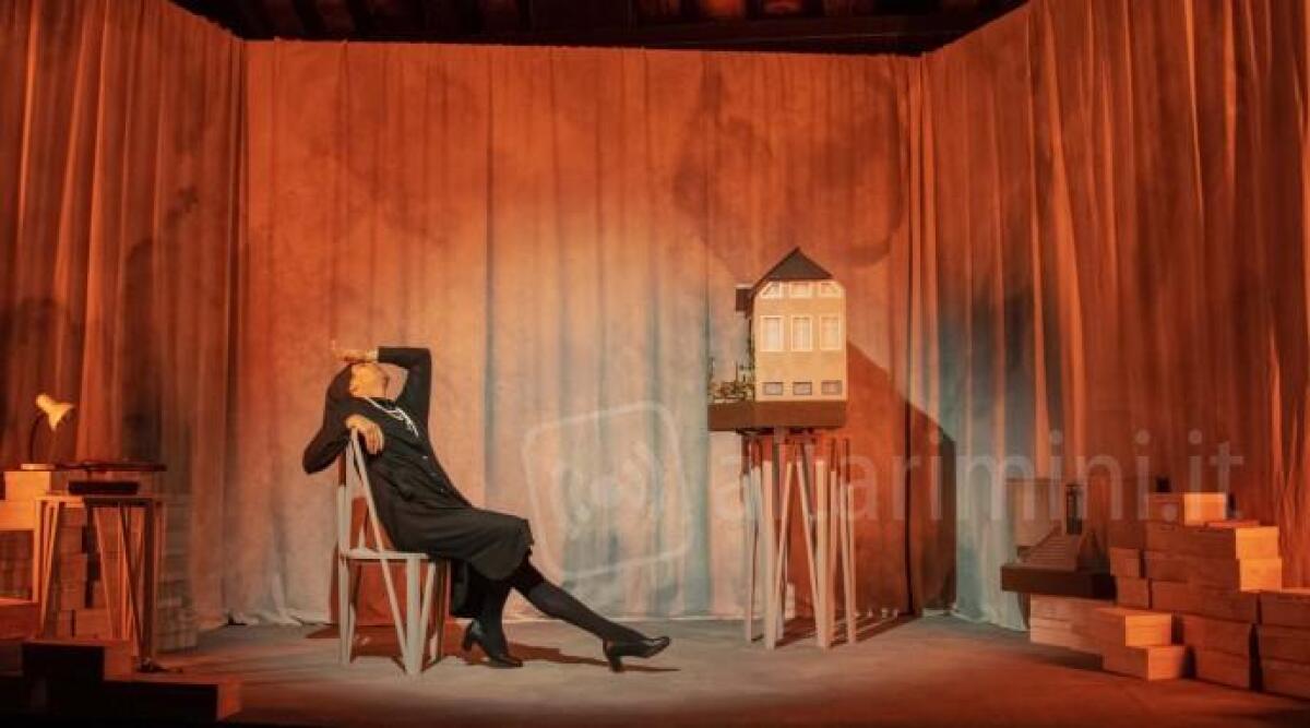 Rimini, al teatro degli Atti la storia di Charlotte travestito di Berlino sopravvissuta al nazismo -