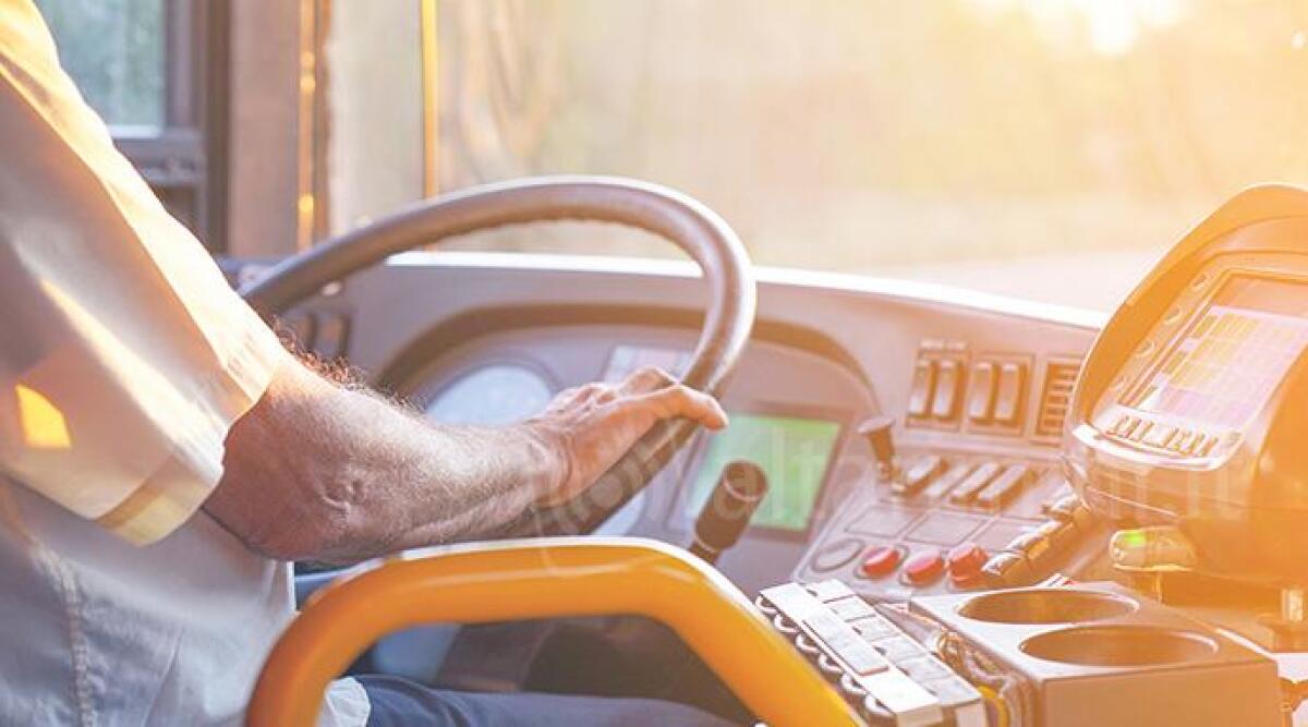 Lasciato a piedi dal bus: "Il covid non c'entra, c'&egrave; carenza autisti per bassi stipendi" - REPERTORIO