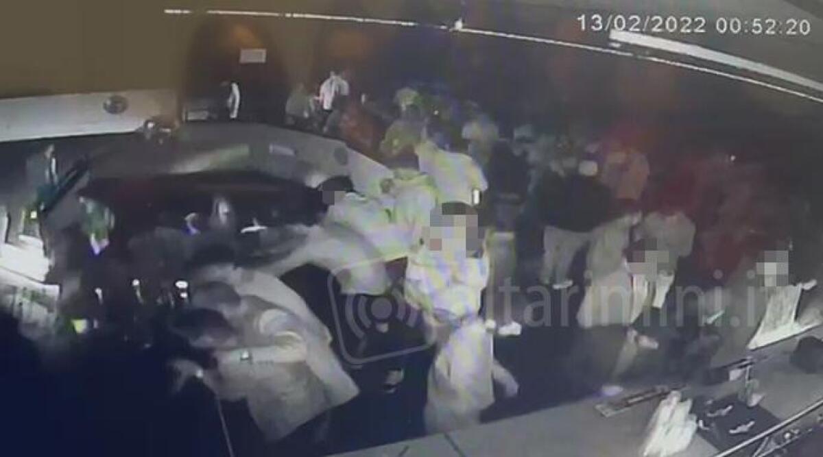 Salto dalla balaustra in discoteca, la gestione interviene:&quot;Non &egrave; caduto accidentalmente&quot; - 