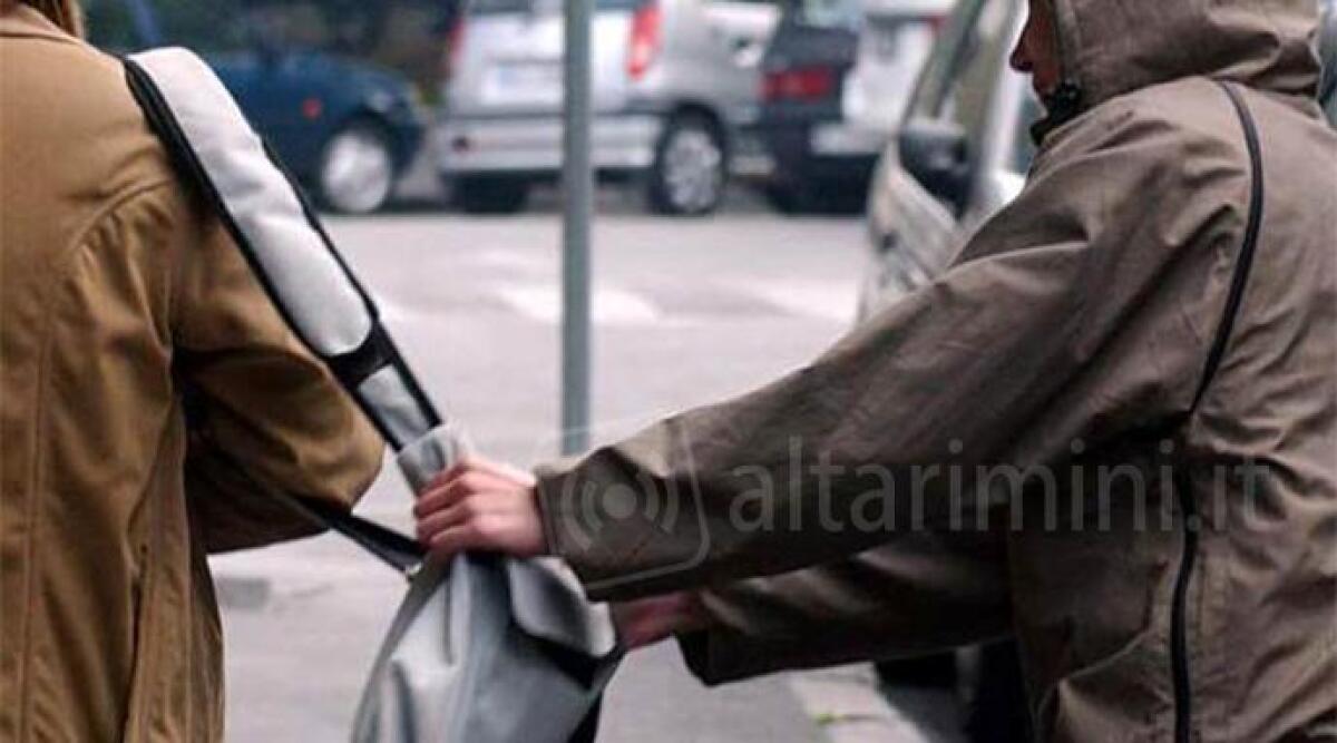 Rimini, in manette scippatore seriale: sceglieva sempre donne sole come sue prede - 