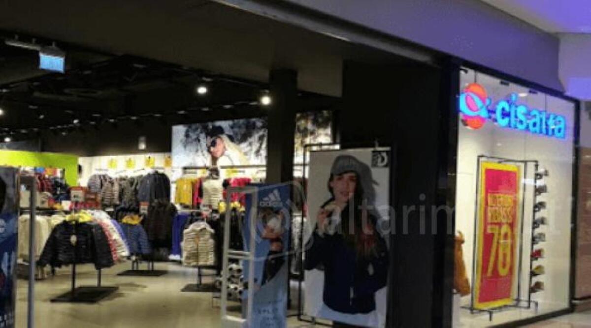 Ruba una felpa al Cisalfa e prende a pugni il vigilante, arrestato - 